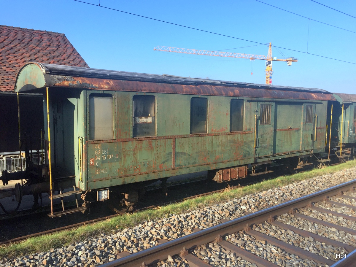 BMK - Reste vom Bahnmuseum Kerzers/Kallnach - Hier der ehemalige BLS Dienstwagen X  40 62 94 16 107-6 Abgestellt in Kallnach am 13.01.2018