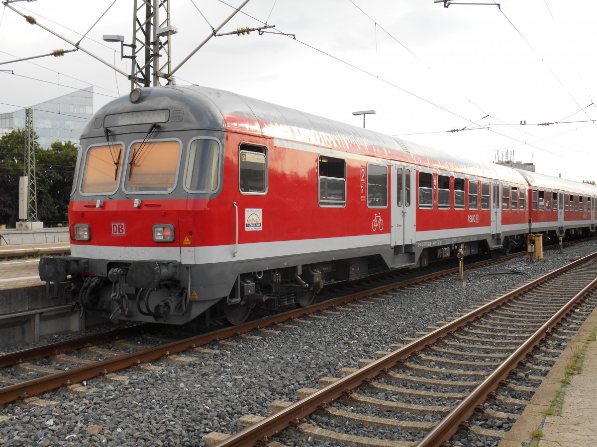 Bnrdzf 460 50 80 82-34 160-5 als RE nach Stuttgart in Nürnberg HBF. Dieser 460 ist der Letzte im Einsatz befindliche Steuerwagen von der City-Bahn Köln-Gummersbach.