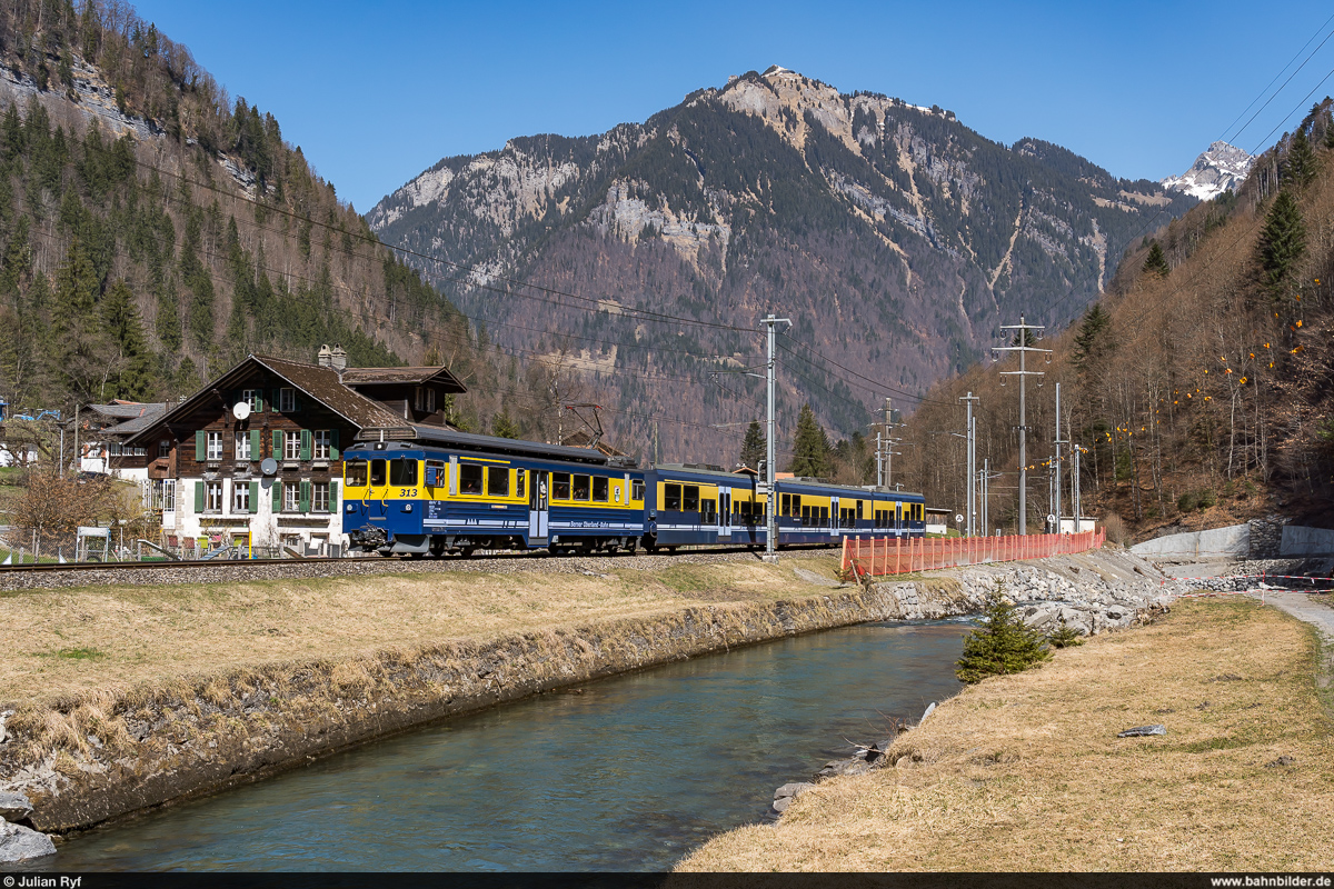 BOB ABeh 4/4 II 313 / Sandweidli, 26. März 2022<br>
Regio Interlaken Ost - Lauterbrunnen
