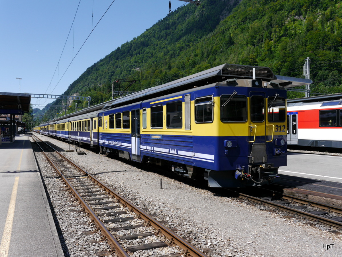 BOB - Triebwagen ABeh 4/4 312 im Bahnhof Interlaken Ost am 05.08.2017