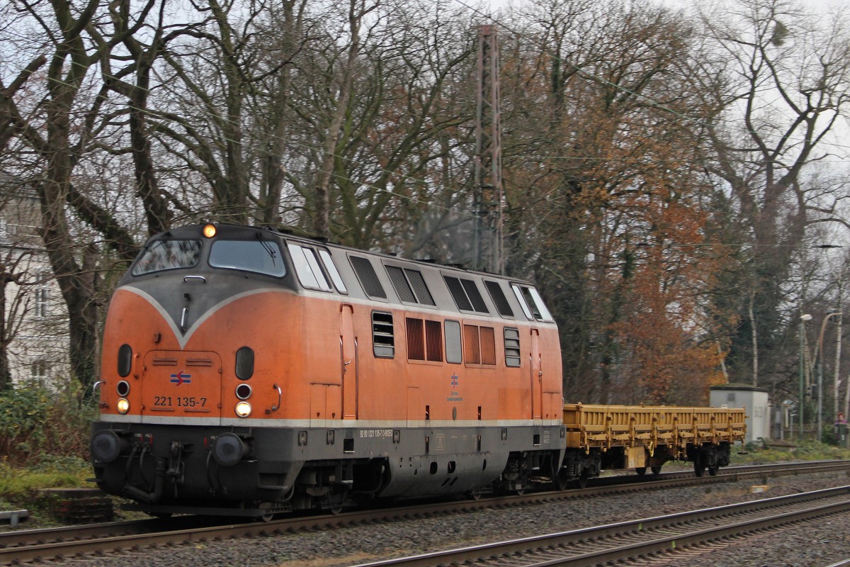 BoEG 221 105 am 10.12.13 mit einem Res Wagen in Ratingen-Lintorf.