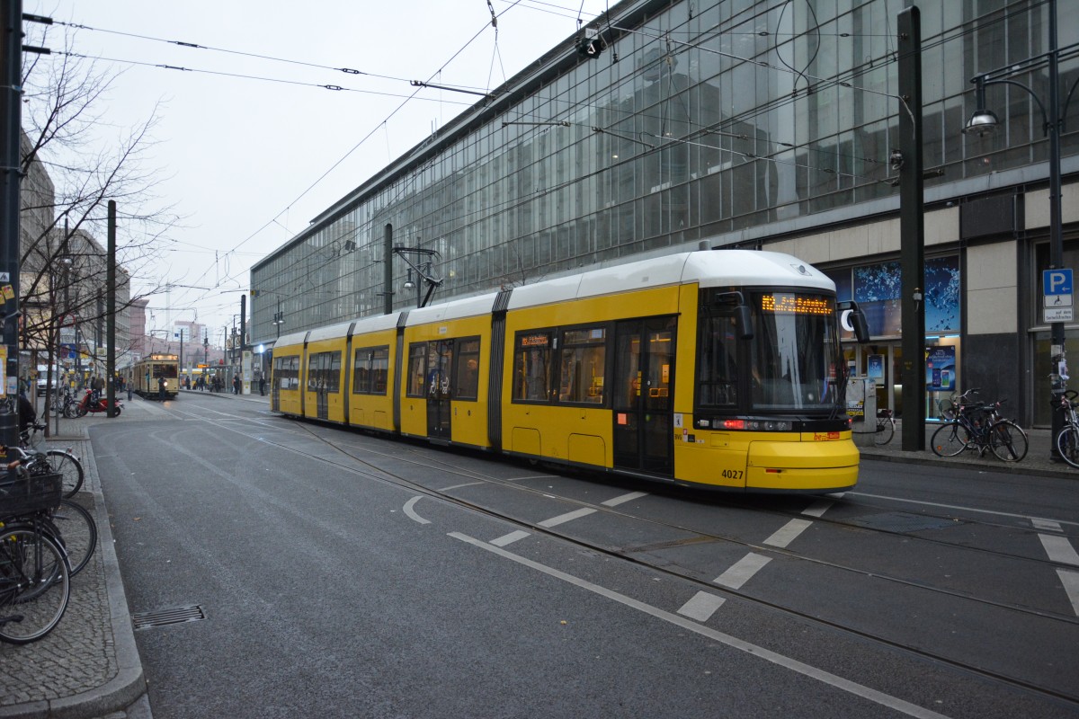 Bombardier Flexity Berlin (4027) auf der Linie M2 am 16.11.2014. Aufgenommen am Alexanderplatz.