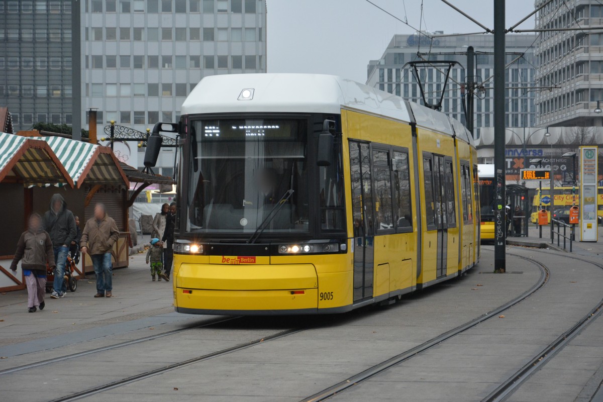 Bombardier Flexity Berlin (9005) auf der Linie M4 am 16.11.2014. Aufgenommen am Alexanderplatz.