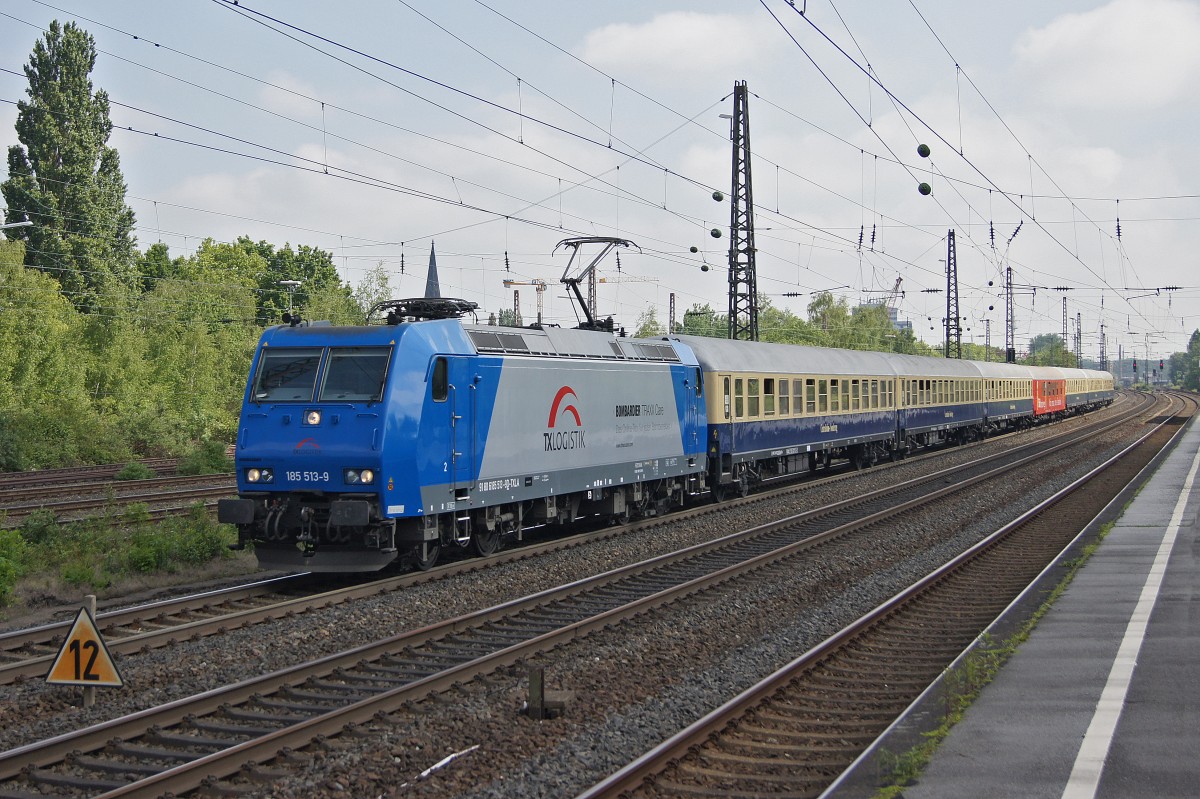 Bombardier Lok 185 513-9 am 15.05.2014 mit einem Sonderzug in Bochum-Ehrenfeld.