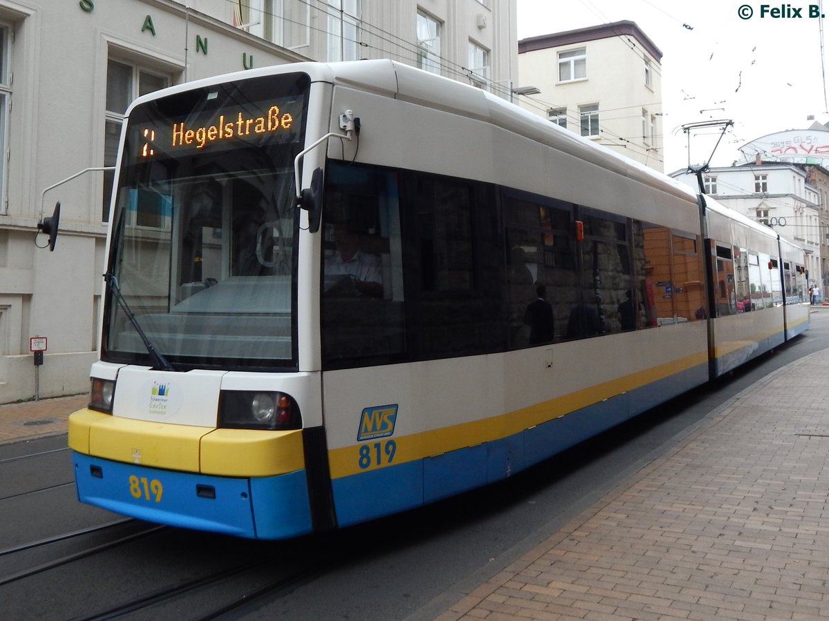 Bombardier Nr. 819 des Nahverkehr Schwerin in Schwerin am 18.08.2015