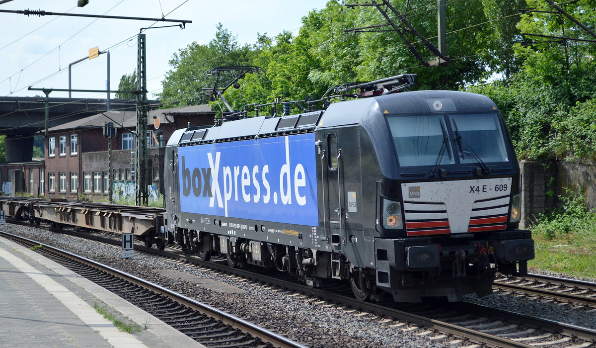boxXpress.de GmbH, Hamburg [D] mit der MRCE Vectron  X4 E - 609  [NVR-Nummber: 91 80 6193 609-5 D-DISPO] und Containerzug am 03.06.20 Bf. Hamburg-Harburg.