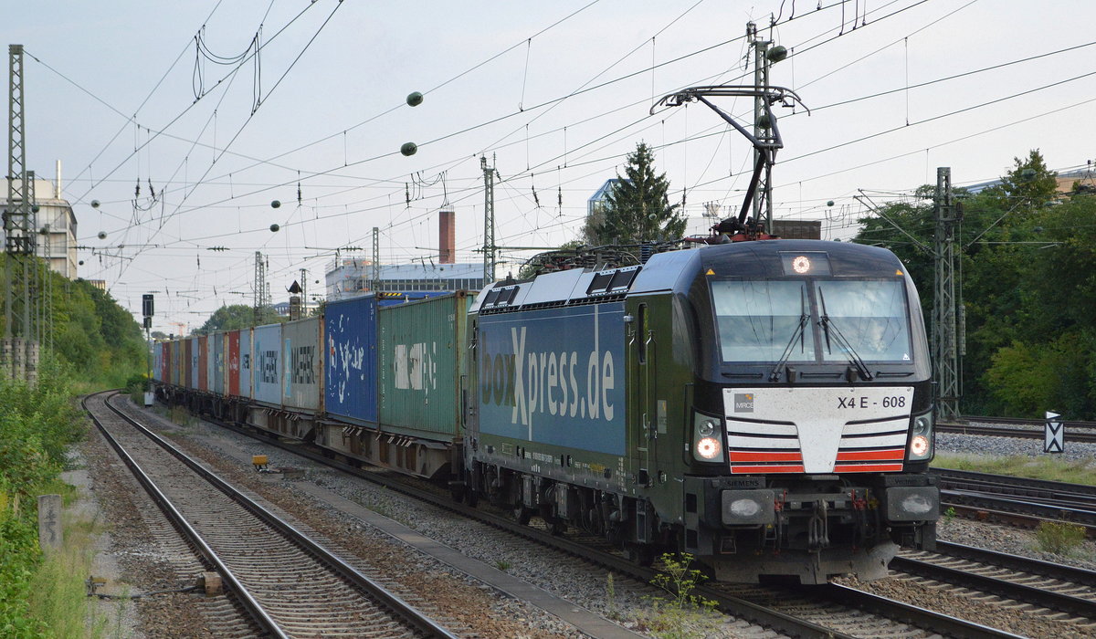 boxXpress.de GmbH, Hamburg [D] mit der MRCE Vectron  X4 E - 608  [NVR-Nummer: 91 80 6193 608-7 D-DISPO] und Containerzug am 11.08.20 Bf. München Heimeranplatz.