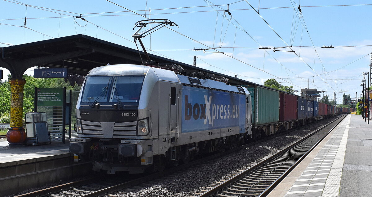 boxXpress.de GmbH, Hamburg [D] mit der Railpoll Vectron  6193 100  [NVR-Nummer: 91 80 6193 100-5 D-Rpool] und einem Containerzug Richtung Hamburg am 01.06.23 Durchfahrt Bahnhof Uelzen.