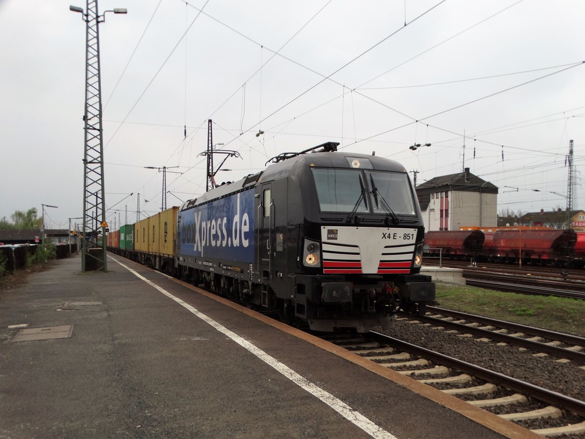 BoxXpress/MRCE Siemens Vectron X4 E-851 (193 851) mit Containerzug in Hanau Hbf 02.04.17 