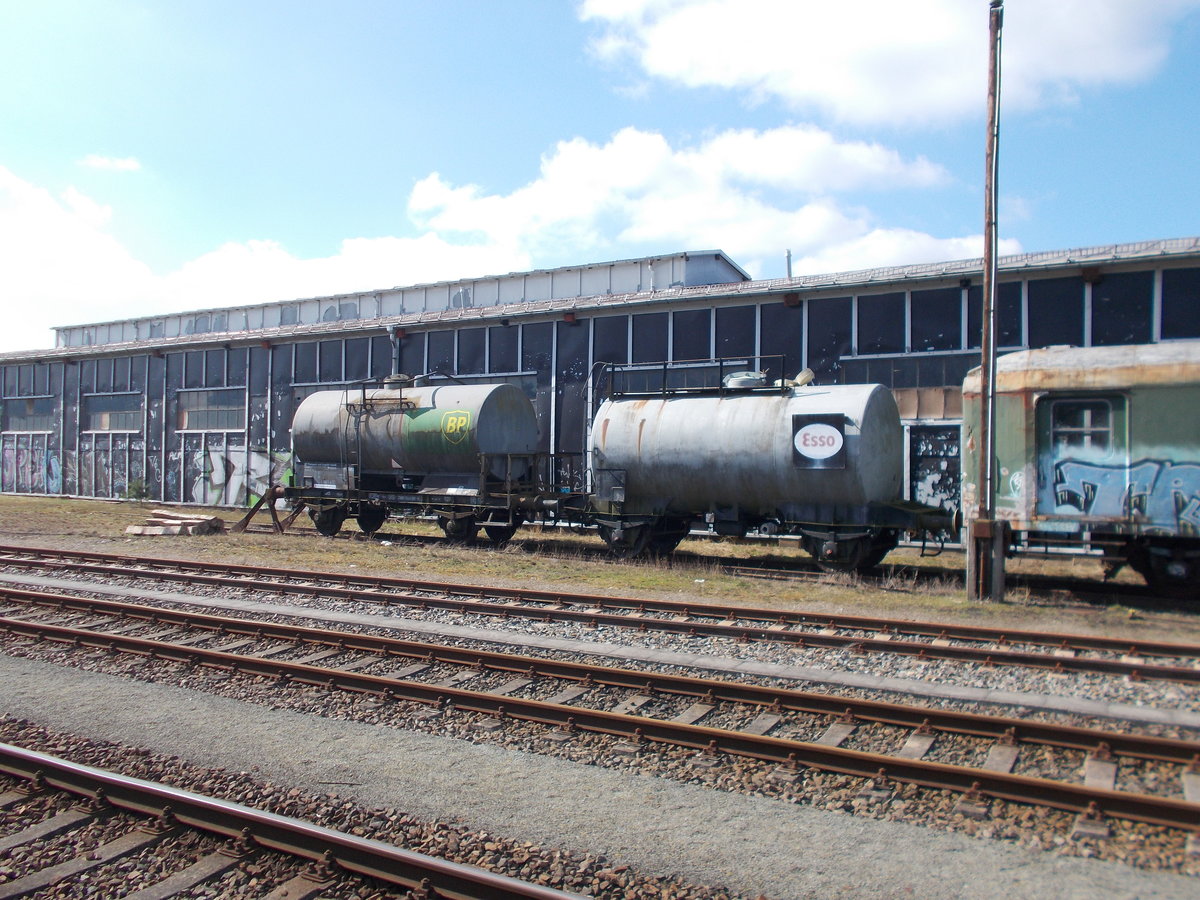 BP und ESSO Kesselwagen,von den Berliner Eisenbahnfreunden,am 26.März 2016,in Basdorf.