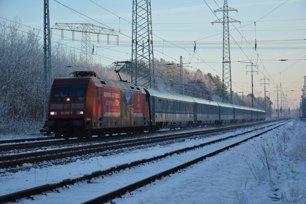 BR 101 (101 092-5) bei der Durchfahrt Diedersdorf am 27.12.2014. Aufgenommen wurde IC 2070 von Dresden Hbf nach Berlin Hbf Tief.