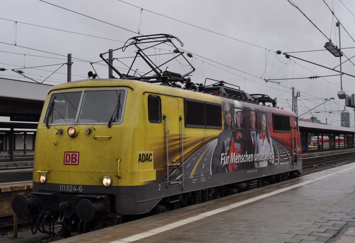 BR 111 am 18.09.2013 Gleis 26 Mnchen Hbf. 