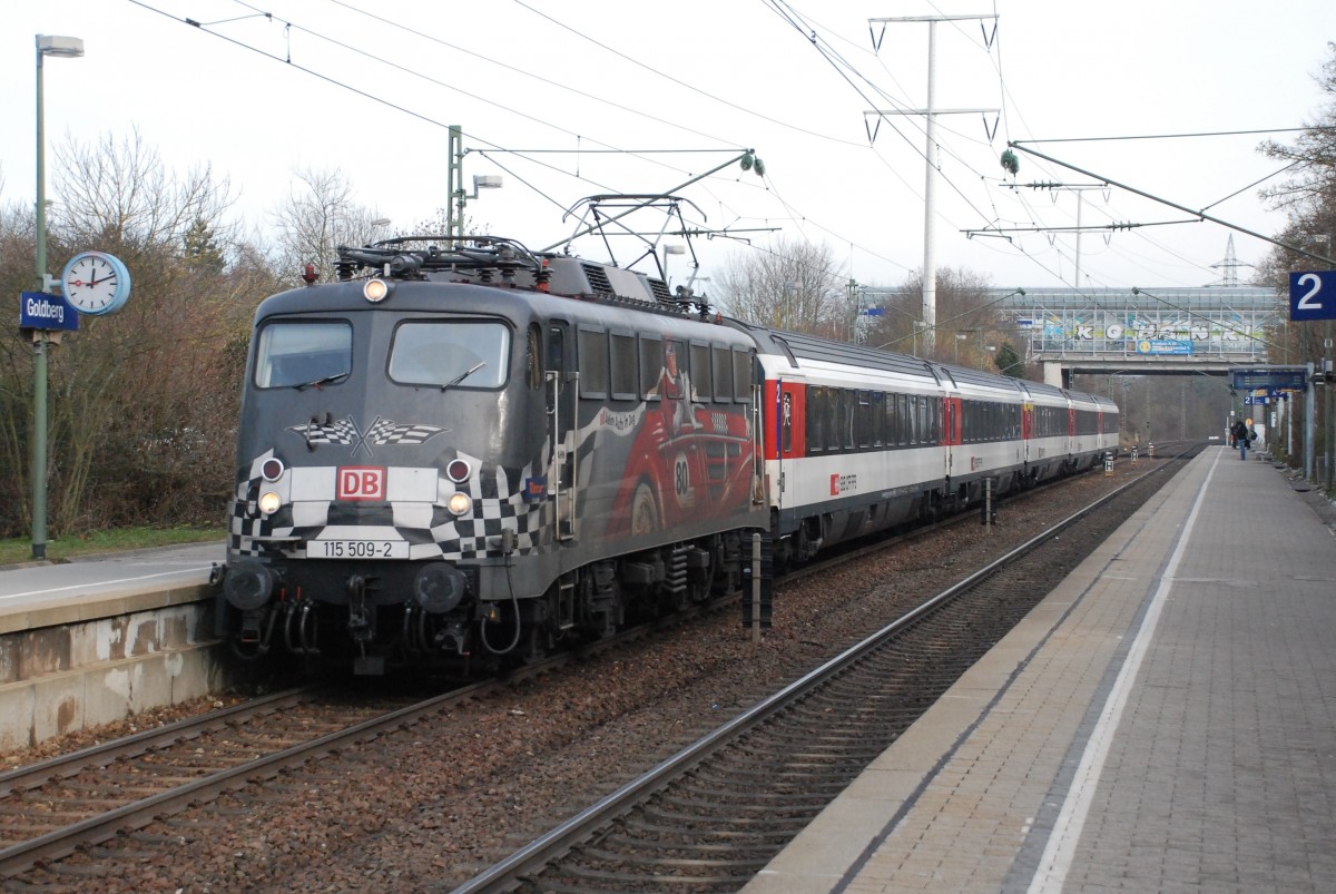 BR 115 509 am IC 185 bei der Durchfahrt des S-Bahn-Haltepunktes Goldberg am 30.01.2014
