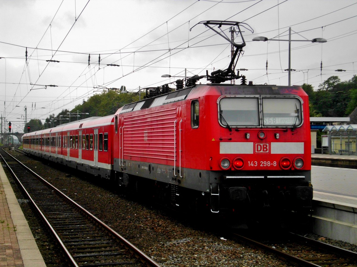 BR 143 als S68 nach S-Bahnhof Langenfeld im S-Bahnhof Wuppertal-Vohwinkel.(10.9.2014)
