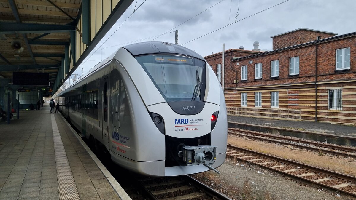 BR 1440 aka. Grinsekatze als RB 30 nach Dresden Hauptbahnhof am 23.02.2024 am Hauptbahnhof von Zwickau auf Gleis 4