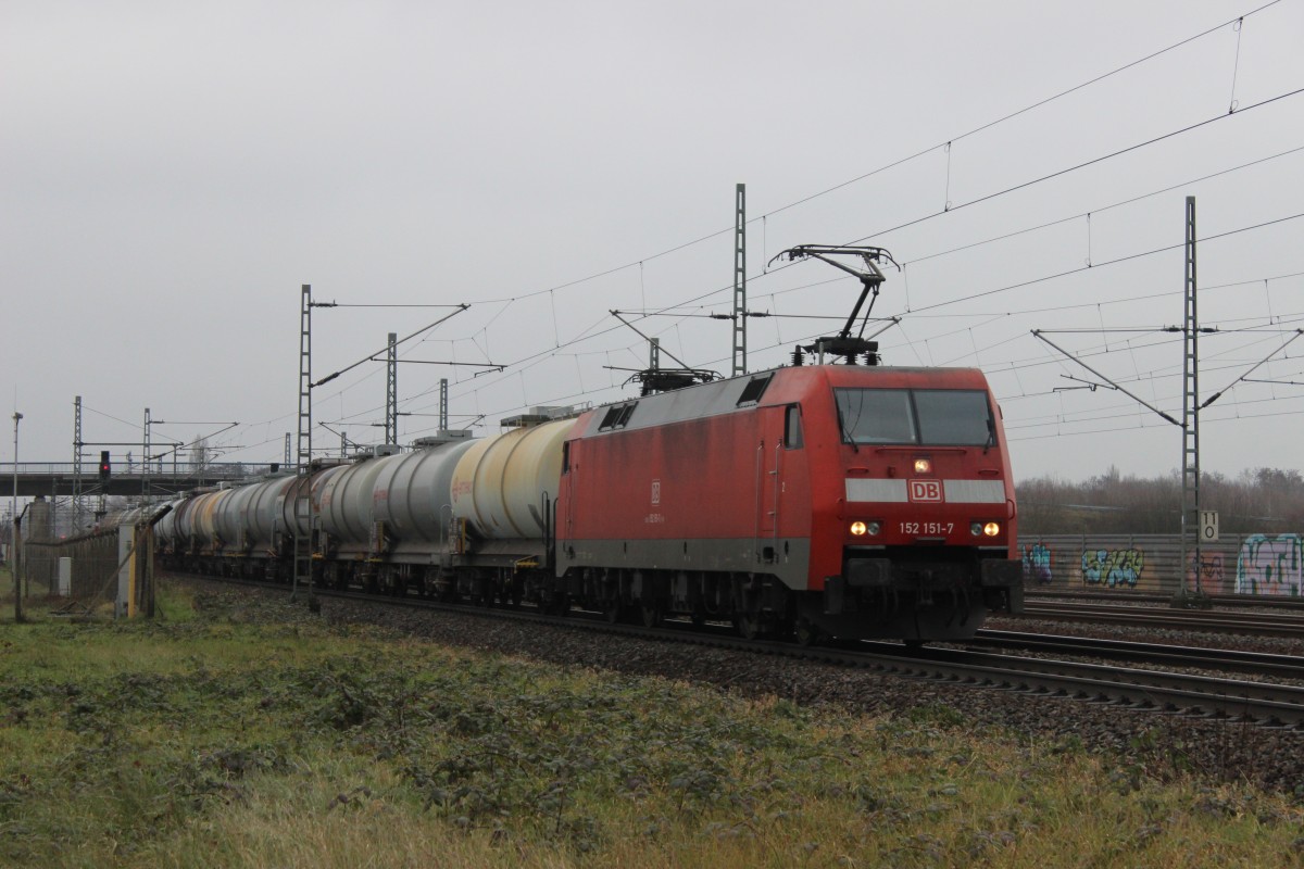 BR 152 151-7 zwischen Köln-Porz (KPR) und Porz-Wahn (KPW)! Aufgenommen am 24.1.16!