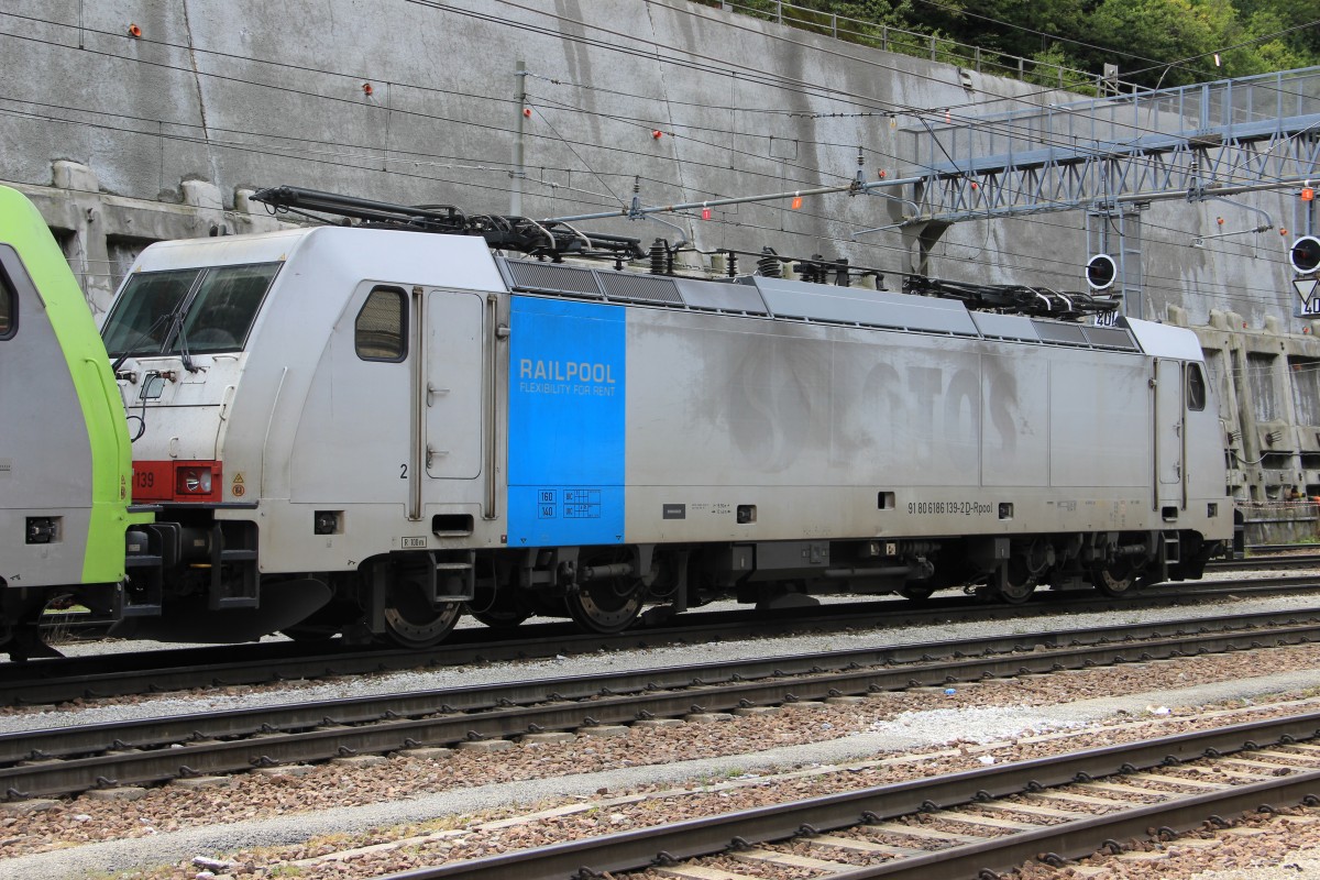 BR 186 139 der Railpool wartet am 3.9.2014 auf ihren nächsten Auftrag am Bahnhof Brenner/Brennero