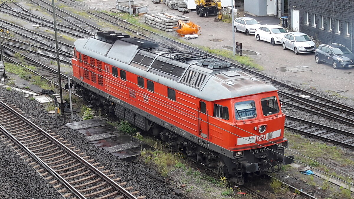 BR 232 635-3 auf´s Dach geschaut, auf dem Weg zu einem Röhrenzug in der Abstellgruppe Mülheim (Ruhr) Styrum, aufgenommen von der Siegfriedbrücke am 16.08.2021