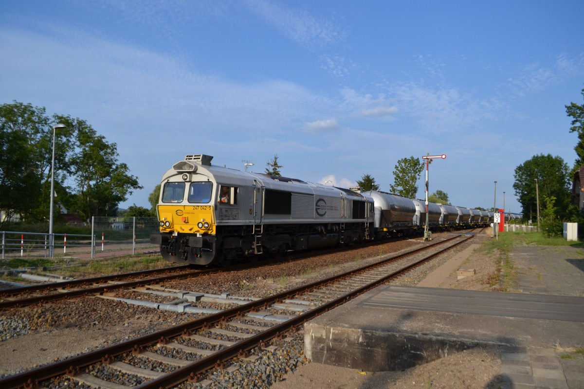 BR 247 Euro Cargo Rail mit Umleiter im Bahnhof Niederfinow.16.07.2015