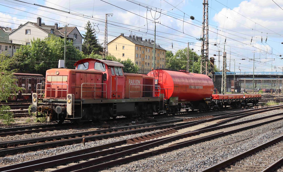 BR 294 817 mit Löschwagen von Hagen Vorhalle GBF nach Hagen am 14.05.2020 unterwegs 