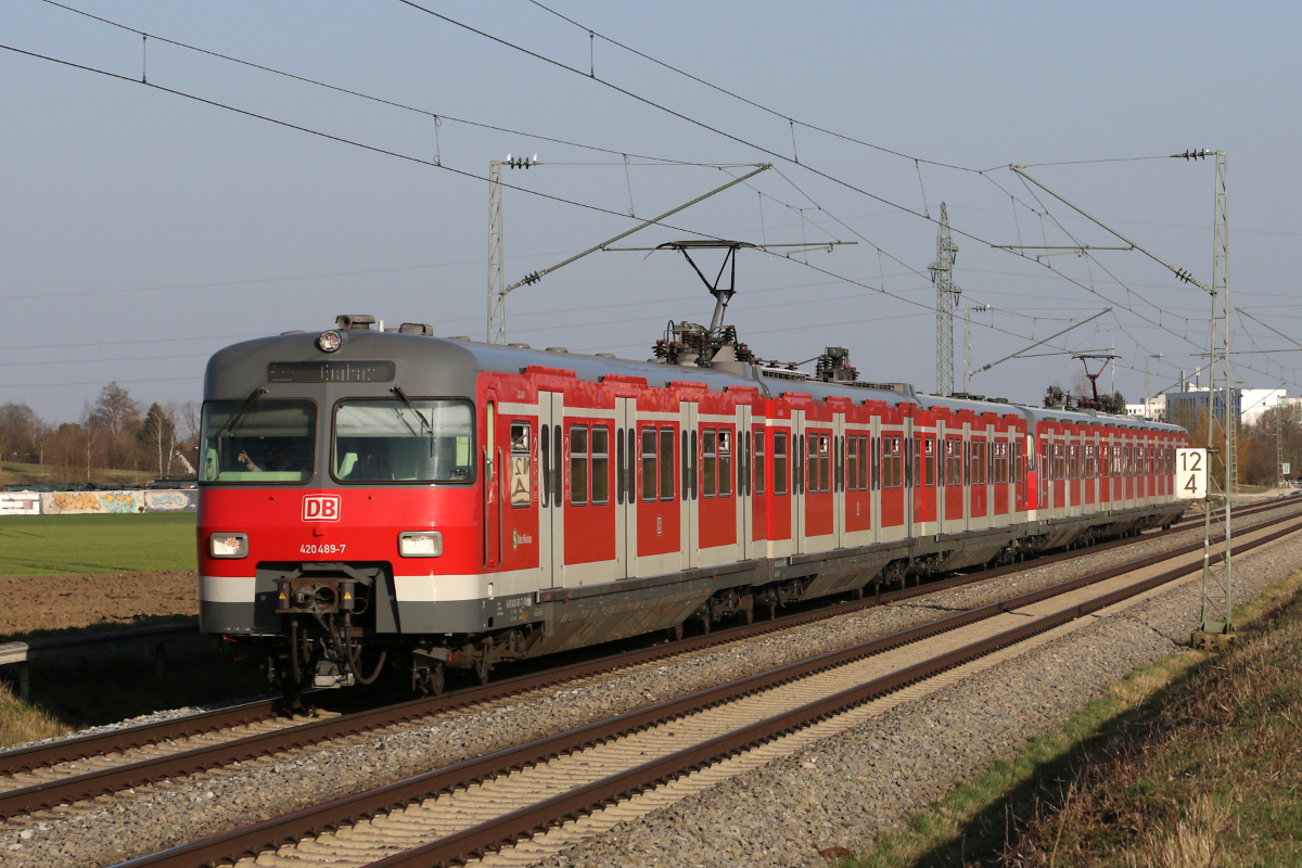 BR 420 als Taktverstärker auf der Linie S4 nach Geltendorf, München Aubing, 31.03.2021