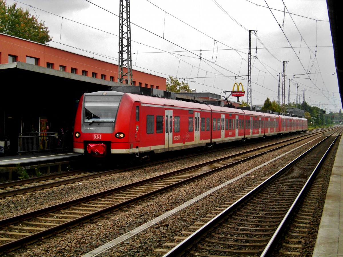 BR 425 als RB48 nach Köln Hauptbahnhof im Hauptbahnhof Solingen.(22.9.2014)
