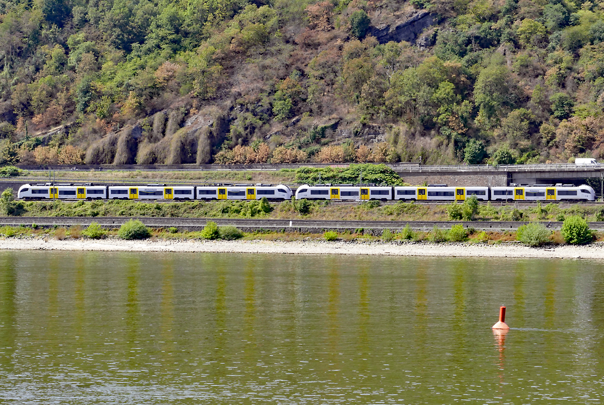BR 460 auf der linksrheinischen Seite von Unkel aus aufgenommen - 16.08.2018