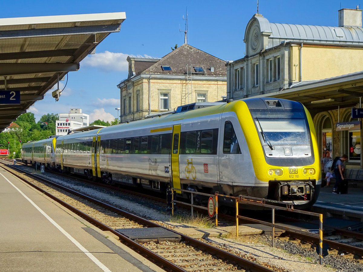 BR 612 110 mit einem RE nach Donaueschingen in Sigmaringen, 03.06.2018.