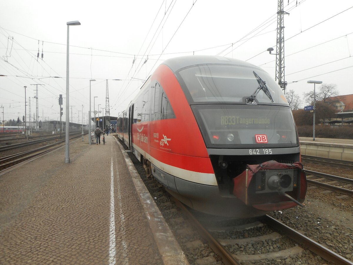 BR 642 erreicht am 09.02.2017 um 11:38 als RB aus Tangermünde den Endbahnhof Stendal.