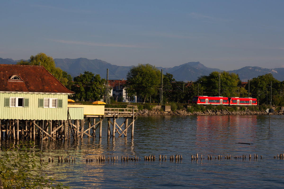 Br 650 im Doppelpack auf dem Bahndamm Lindau am 18.7.20