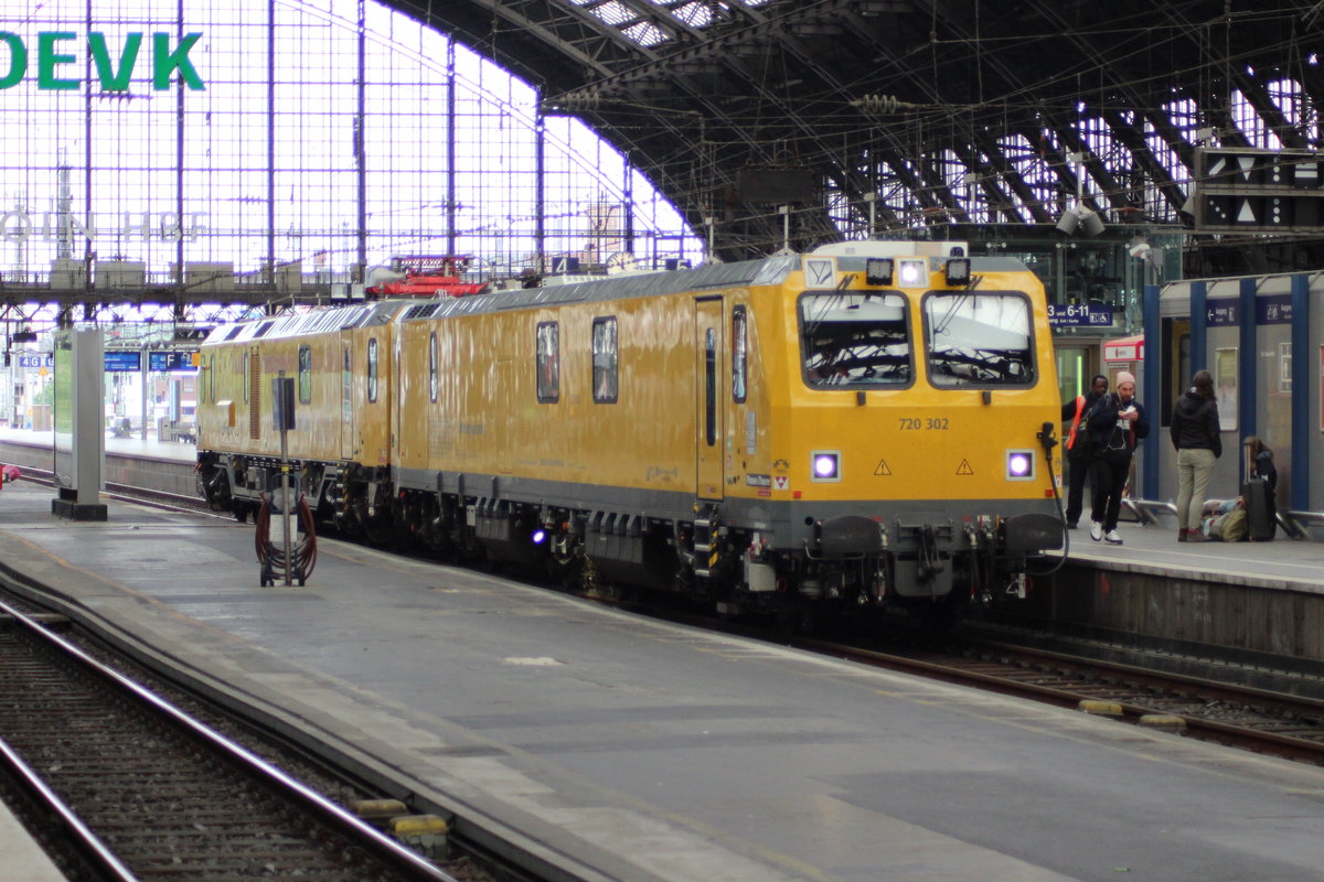 Br 720/719 in Köln HBF am 1.5.2018 zu dem zeitpunkt sah ich diesen Zug zum Erstenmal.