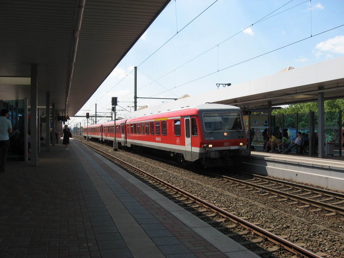 BR 928 662 am 7.6.13 unterwegs als RB 38 Richtung  Kln-Messe/Deutz aufgenommen in Kln-Ehrenfeld.
