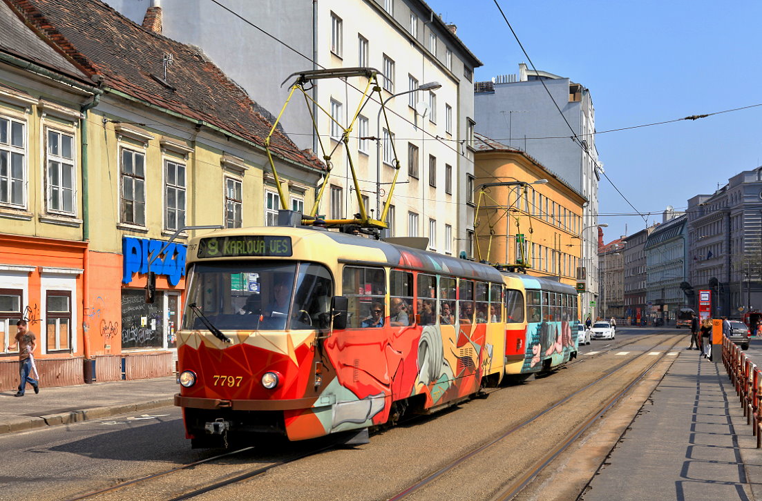 Bratislava 7797 + 7798, Špitálská ulica, 23.04.2013.
