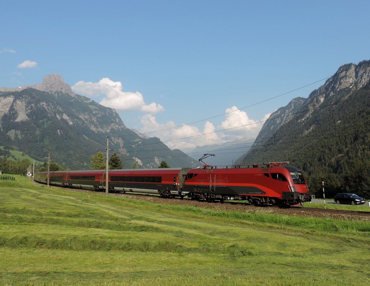 Braz - 30. Juli 2020 : 1116 246 mit dem RJX 862 Wien Flughafen - Bregenz unterwegs nach Bludenz.