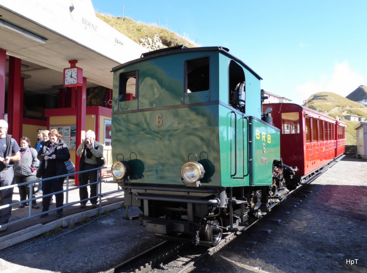 BRB - Dampfzug auf dem Bergbahnhof des Brienzer Rothorn am 21.09.2015