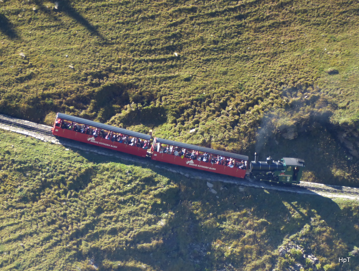 BRB - Dampfzug unterwegs auf das Brienzer Rothorn mit der Dampflok H 2/3 15 am 21.09.2015