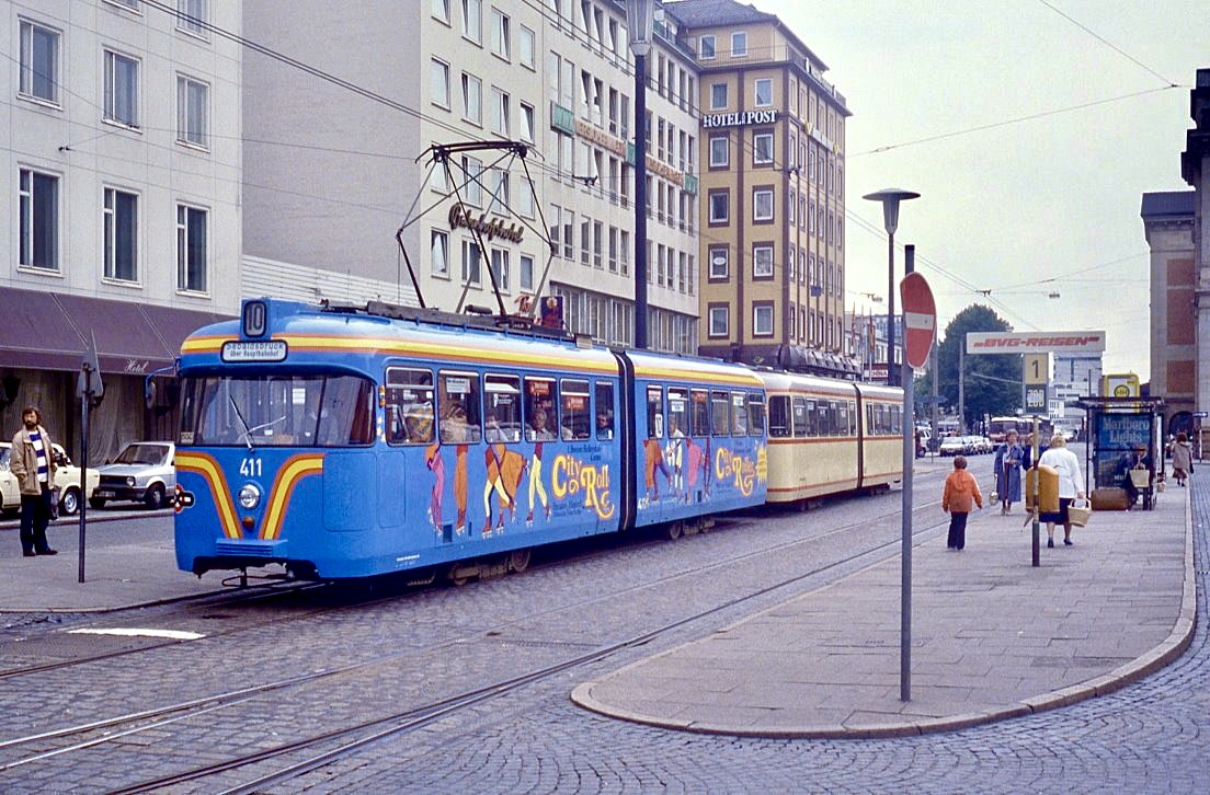 Bremen 411 + 611, Am Hauptbahnhof, 10.07.1985.
