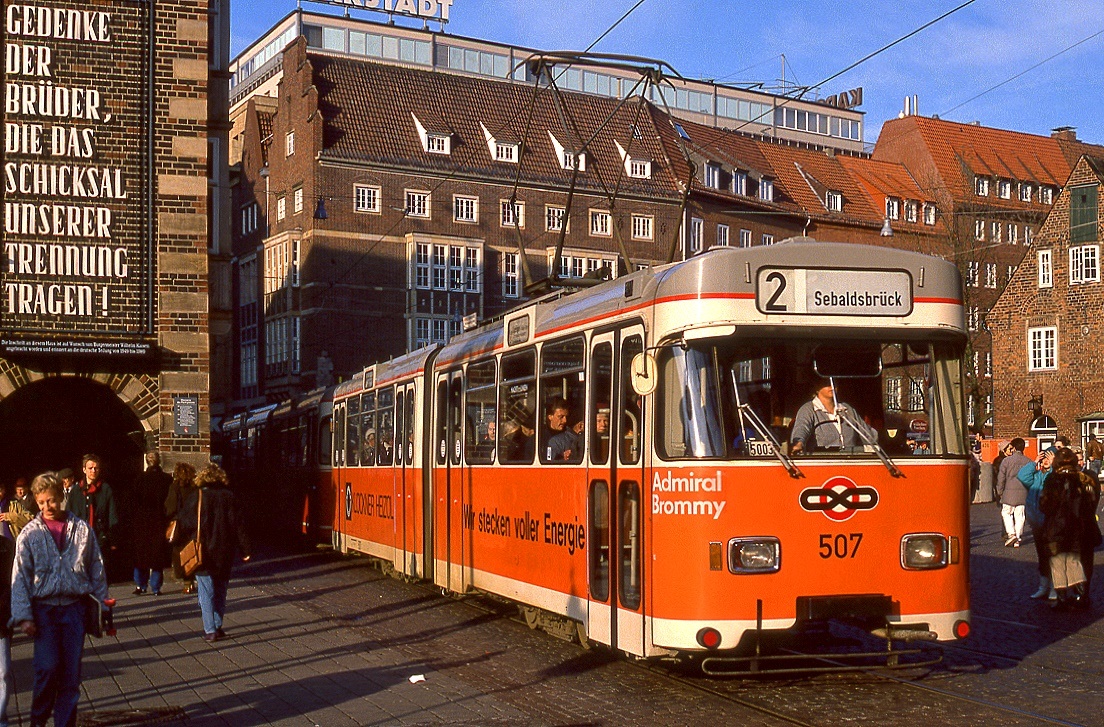 Bremen 507 + 707, Rathausplatz, 24.11.1990.
