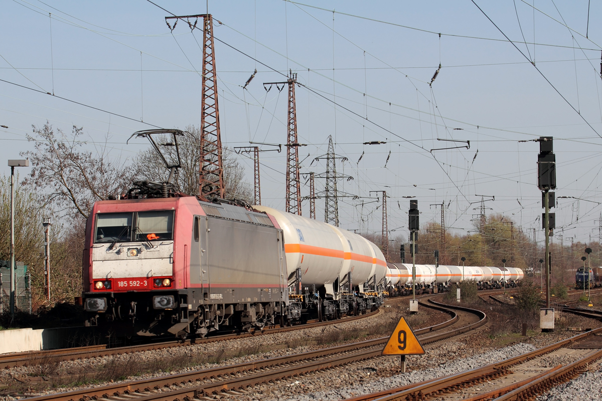 BRLL 185 592-3 in Recklinghausen-Ost 22.3.2019