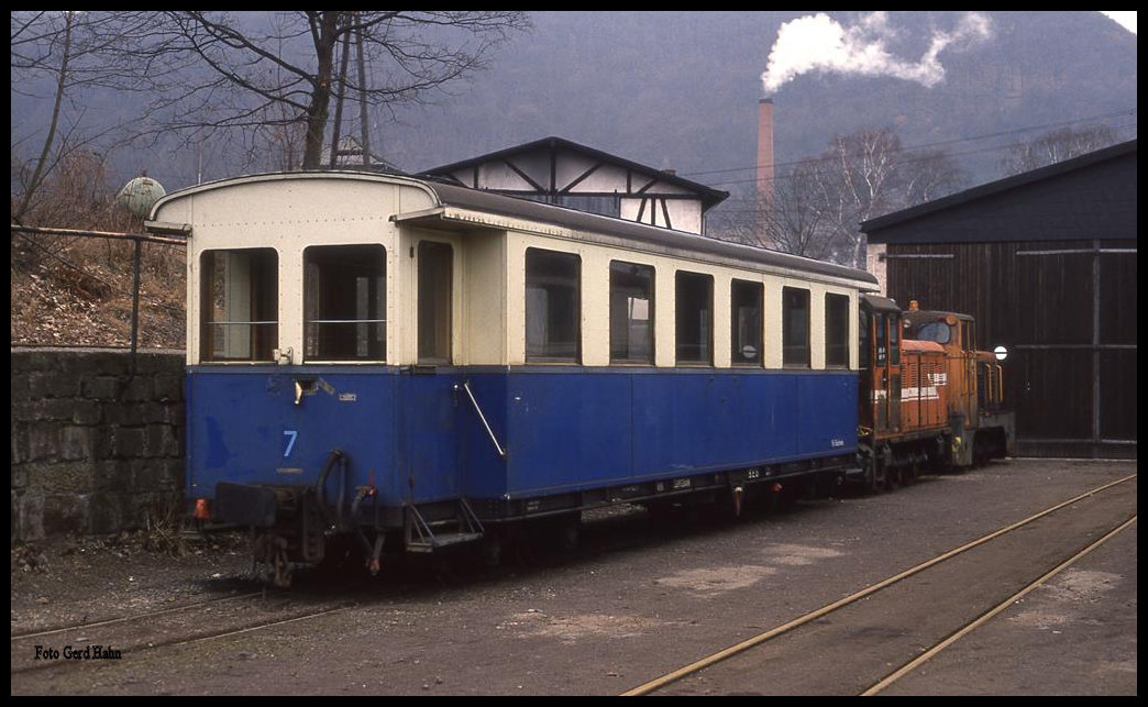 Brohl am 10.3.1993: 
Neuzugang bei der Schmalspurbahn: Wagen 7 der Zugspitzbahn