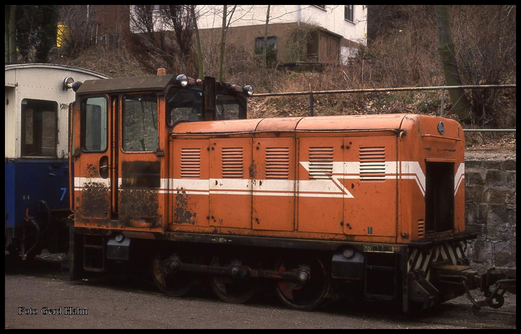 Brohl am 10.3.1993.
Neuzugang bei der Schmalspurbahn: eine Faur Lok aus Rumänien