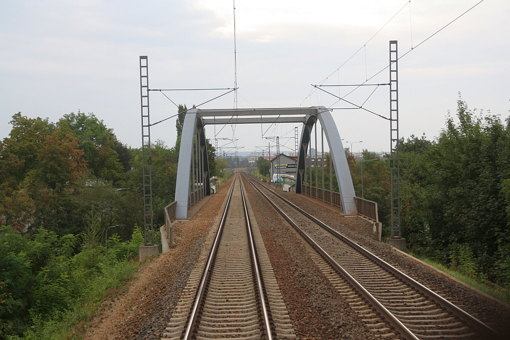 Brücke über die Bundesstrasse 3 nahe der Haltestelle Tabor-Capuv Dvur am 25.August 2018.