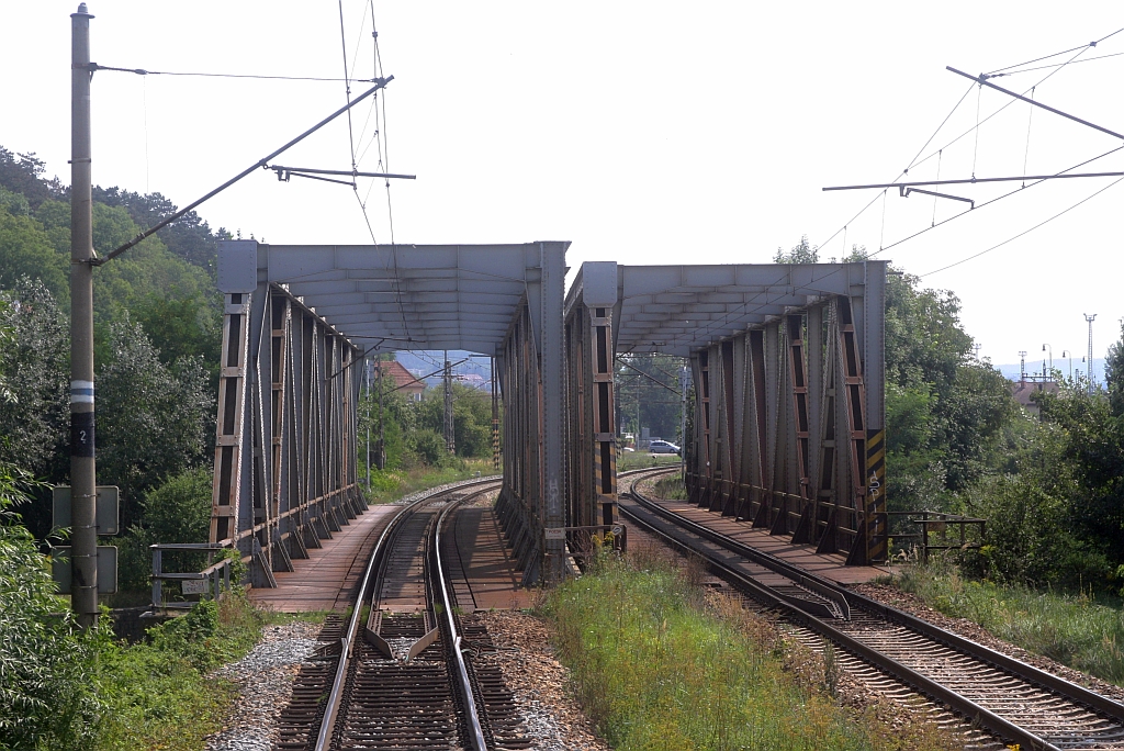 Brücken im Strecken-Km 30,9 der KBS-Strecke 250 (Brno - Havlíčkův Brod) über die Svratka. Bild vom 24.August 2019.