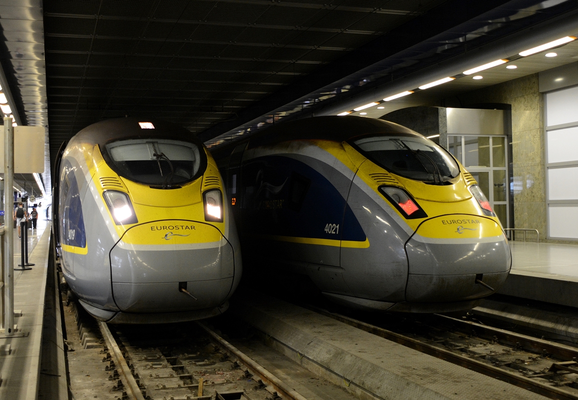 Bruxelles-Midi. Zwei neue Eurostar Züge (Class 374, Siemens Velaro) stehen am Bahnhof. Die Aufnahme stammt vom 10.07.2017.