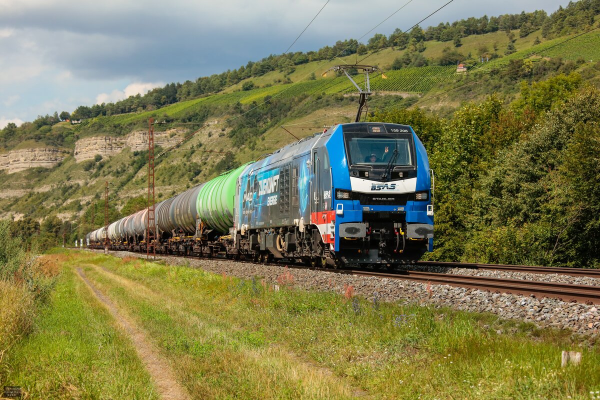 BSAS 159 208  Zugkunft  mit Kesselzug in Th�ngersheim, August 2021.