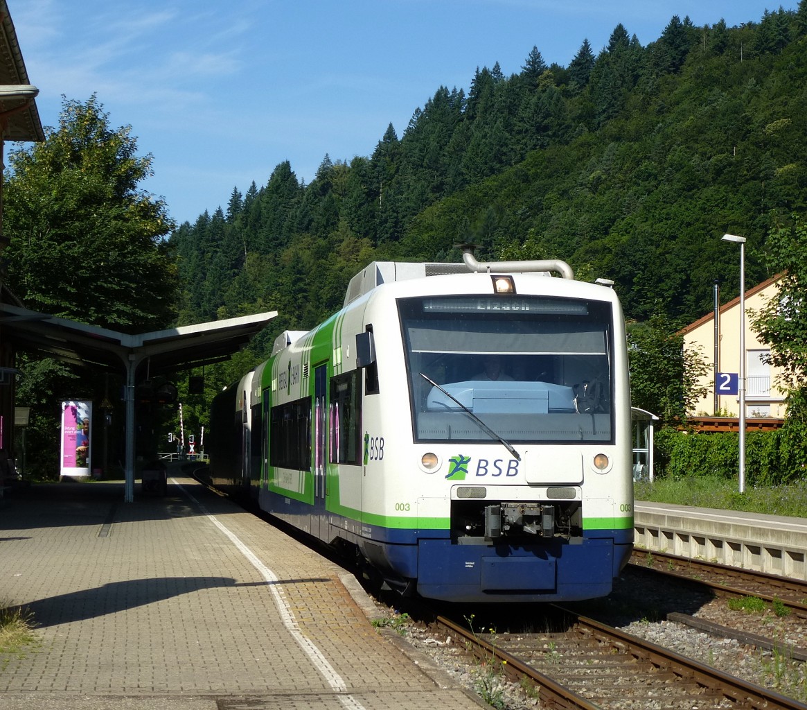 BSB-Triebwagen im Bahnhof von Waldkirch, zur Weiterfahrt nach Elzach, Juli 2014