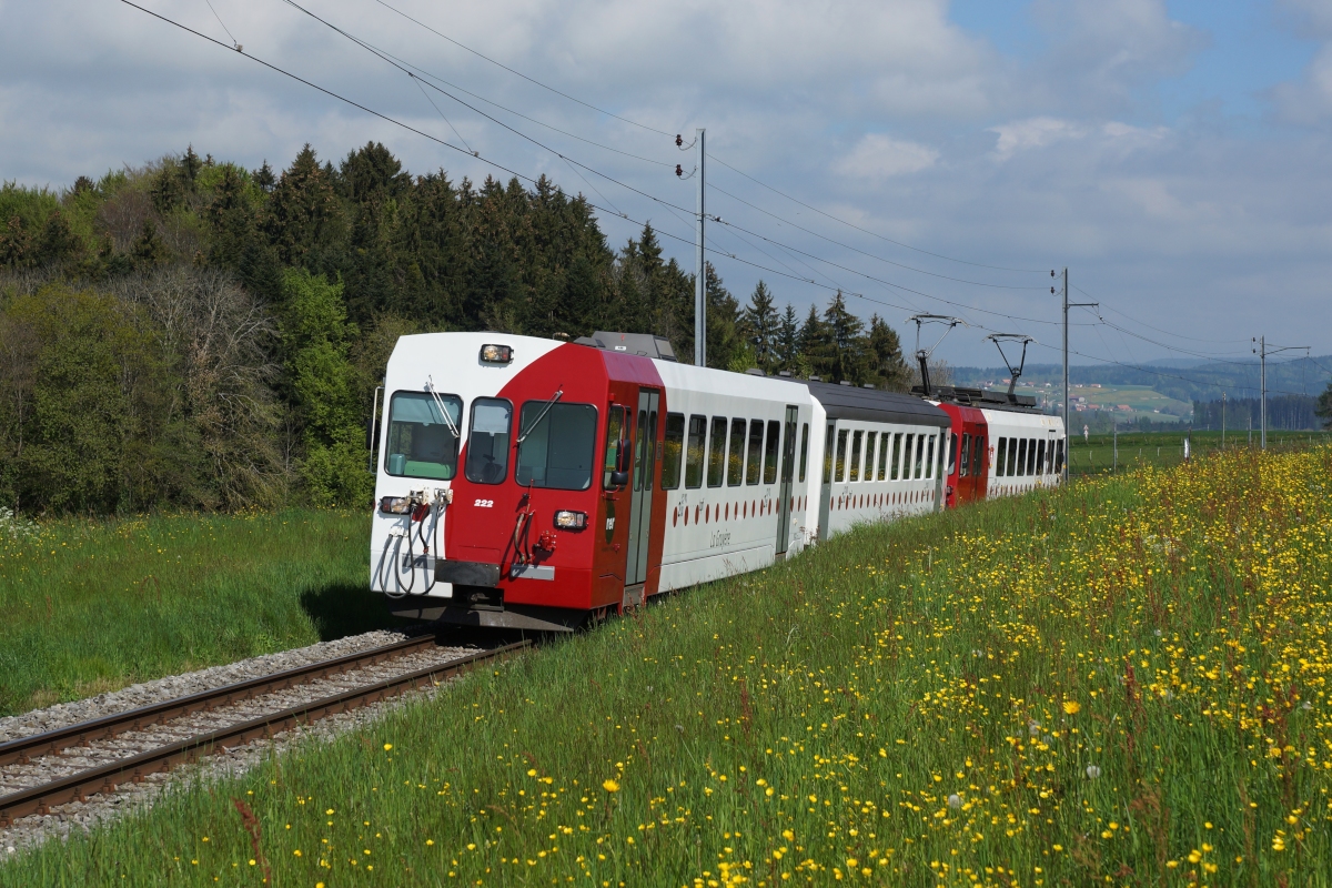 Bt 222, B 209 und Be 4/4 122 befinden sich am 04.05.20104 kurz nach Palézieux.