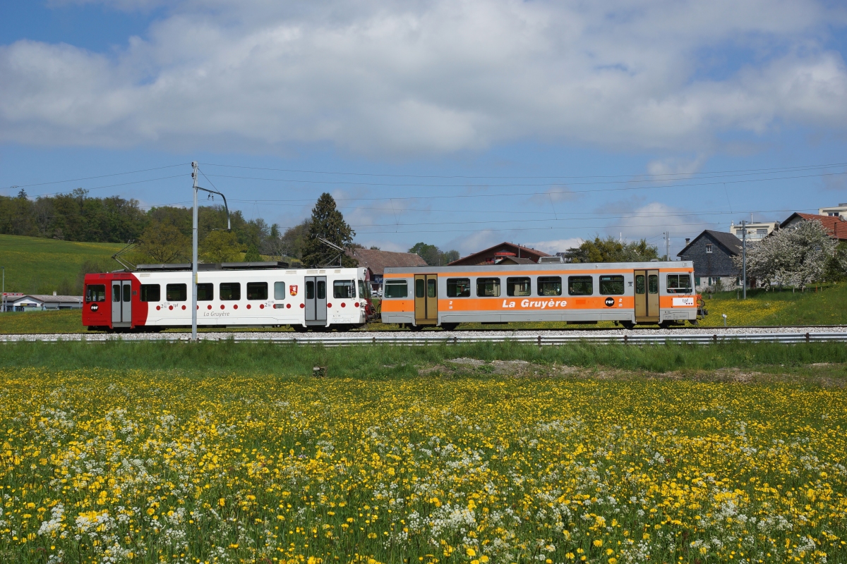 Bt 224 und Be 4/4 123 erreichen am 04.05.2014 Châtel-St-Denis.