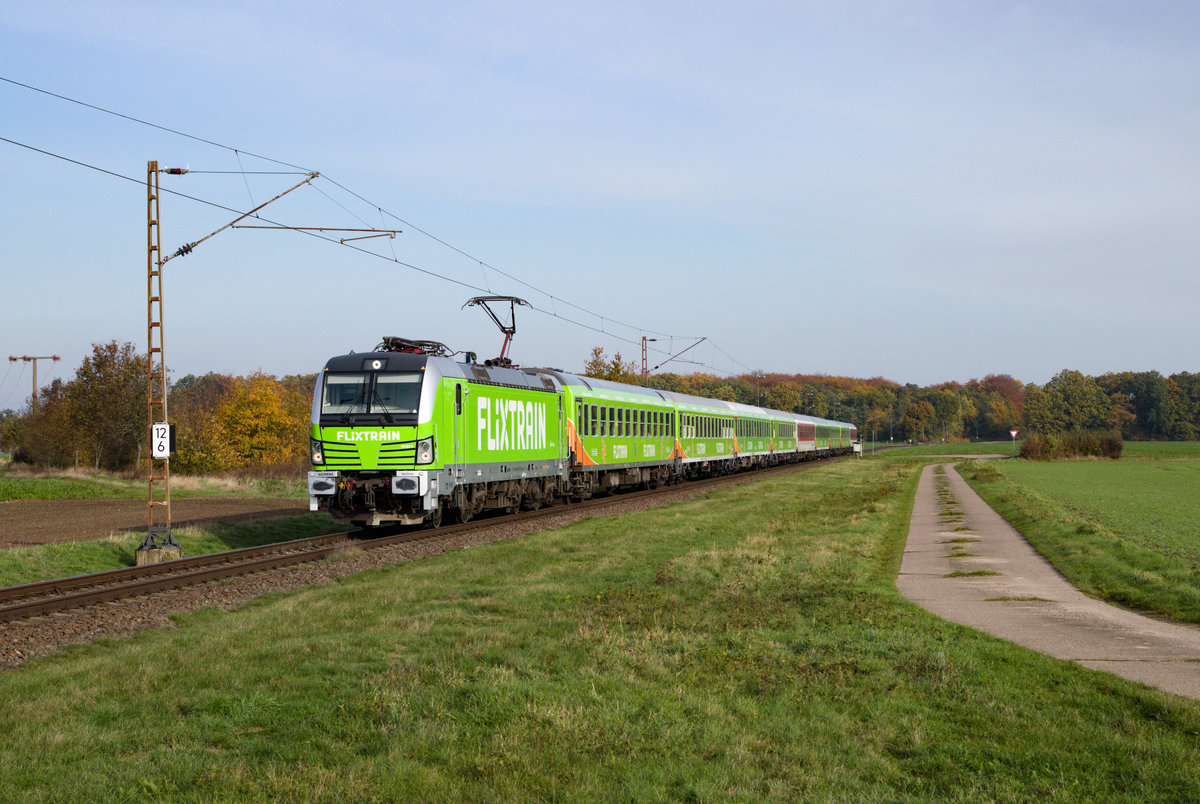 BTE 193 827 mit einem Flix nach Köln Hbf am 11.11.2019 kurz hinter Estorf (Weser).