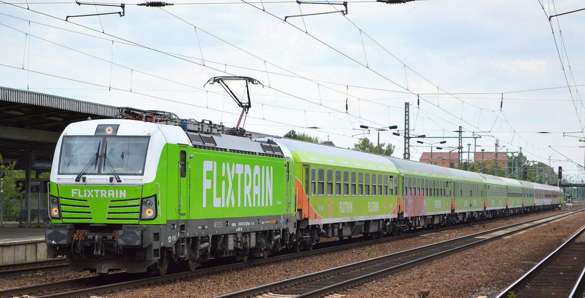 BTE BahnTouristikExpress GmbH/FlixTrain GmbH mit der Rpool Vectron   193 813-3  [NVR-Nummer: 91 80 6193 813-3 D-Rpool] und Wagengarnitur (leer) bei der Durchfahrt Bahnhof Flughafen Berlin-Schönefeld am 06.07.19